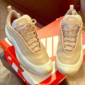 NIKE AIR MAX 97 SIZE ( 10 )